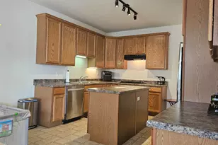 1268 Bradley Cir, Elgin, IL 60120 - Photo 8