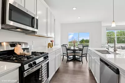 540 Comstock Road, South Elgin, IL 60177 - Photo 6