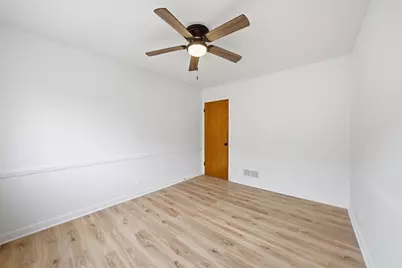 8846 S Dorchester Avenue, Chicago, IL 60619 - Photo 16