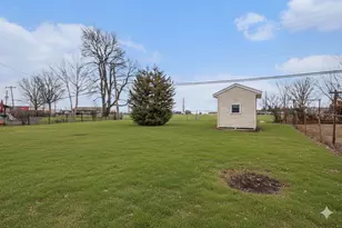 323 Chicago Rd, Oswego, IL 60543 - Photo 22