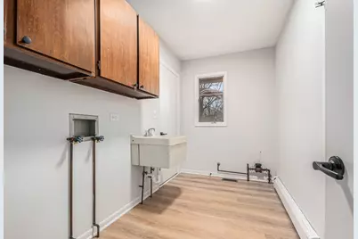 323 Chicago Road, Oswego, IL 60543 - Photo 20