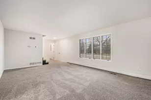 323 Chicago Rd, Oswego, IL 60543 - Photo 4