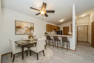 1371 Cunat Ct, Lake in the Hills, IL 60156 - Photo 4