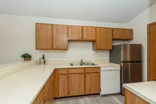 1371 Cunat Ct, Lake in the Hills, IL 60156 - Photo 2