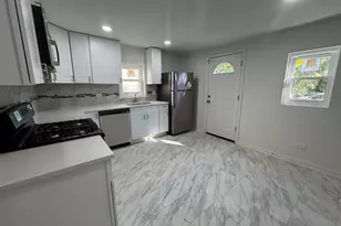 11333 S Edbrooke Ave, Chicago, IL 60628 - Photo 8