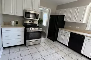 325 Columbia Ave, Des Plaines, IL 60016 - Photo 6