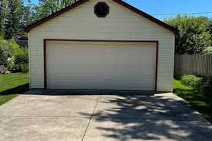 325 Columbia Ave, Des Plaines, IL 60016 - Photo 14