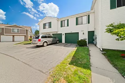 425 Harrison Court, Vernon Hills, IL 60061 - Photo 2