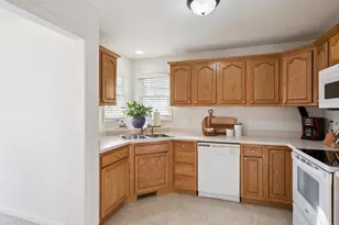 720 Cypress Dr, Colona, IL 61241 - Photo 8