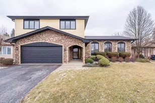 18549 Olde Farm Rd, Lansing, IL 60438 - Photo 1