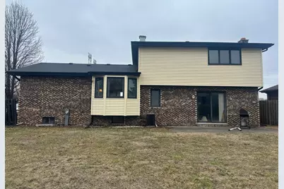 18549 Olde Farm Road, Lansing, IL 60438 - Photo 2