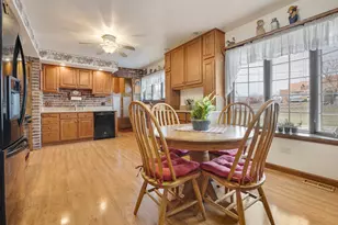 613 Tanglewood Dr, Streamwood, IL 60107 - Photo 8