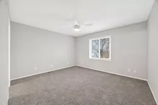 936 Hawthorne Dr, Crystal Lake, IL 60014 - Photo 14