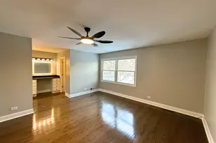 4490 Capstan Dr, Hoffman Estates, IL 60192 - Photo 10