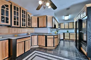 745 Whalom Ln, Schaumburg, IL 60173 - Photo 18