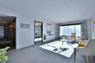 745 Whalom Ln, Schaumburg, IL 60173 - Photo 10