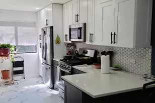 274 Buckingham Ct, Schaumburg, IL 60193 - Photo 8