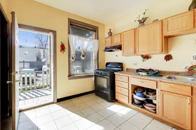 3829 W Gladys Avenue, Chicago, IL 60624 - Photo 10