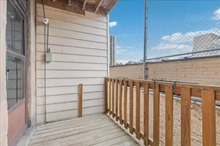 609 W Melrose St, Chicago, IL 60657 - Photo 16