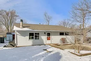 119 Lake Dr, Lake in the Hills, IL 60156 - Photo 1