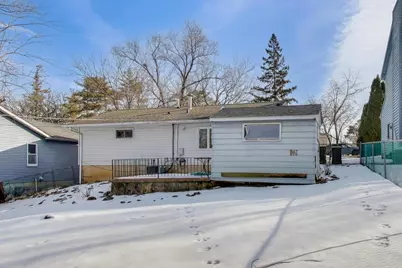 119 Lake Drive, Lake in the Hills, IL 60156 - Photo 18