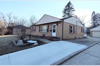 1811 Oregon Avenue, Rockford, IL 61108 - Photo 2