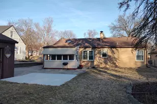 1811 Oregon Ave, Rockford, IL 61108 - Photo 6