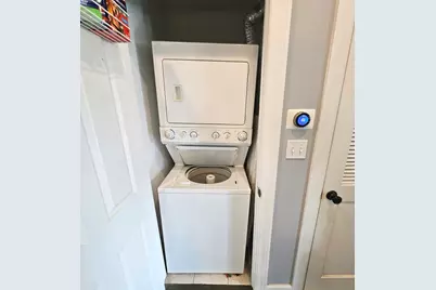 2148 N Sawyer Avenue #202, Chicago, IL 60647 - Photo 8