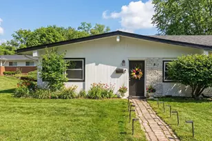 8 Rob Rd, Mount Prospect, IL 60056 - Photo 1