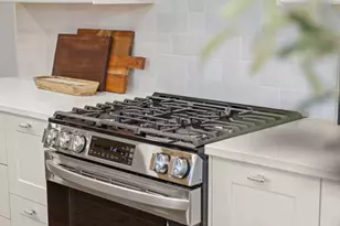 526 S Springinsguth Rd, Schaumburg, IL 60193 - Photo 12