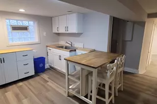 8429 S Marquette Ave, Chicago, IL 60617 - Photo 2