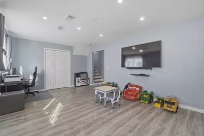 2469 Parkwood Lane, Des Plaines, IL 60018 - Photo 18