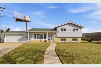 2469 Parkwood Lane, Des Plaines, IL 60018 - Photo 1