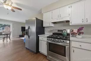 1601 Castbourne Ct, Wheaton, IL 60189 - Photo 4