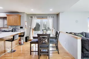 313 Fox Bend Cir, Bolingbrook, IL 60440 - Photo 14