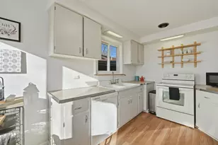 8144 Kildare Ave, Skokie, IL 60076 - Photo 6