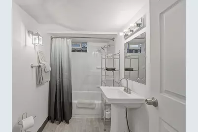 8144 Kildare Avenue, Skokie, IL 60076 - Photo 14