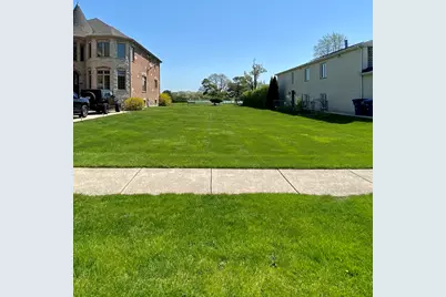 2242 Eastview Drive, Des Plaines, IL 60018 - Photo 20
