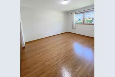 2242 Eastview Drive, Des Plaines, IL 60018 - Photo 10