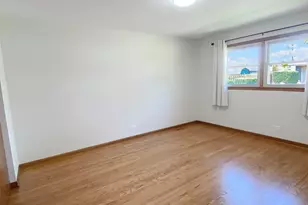2242 Eastview Dr, Des Plaines, IL 60018 - Photo 10