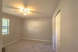 1607 Williamsburg Dr, Champaign, IL 61821 - Photo 4