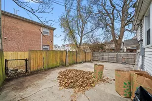 8100 S Houston Ave, Chicago, IL 60617 - Photo 42