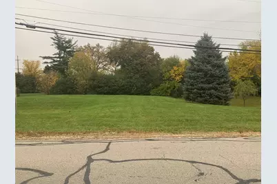 335 W 63rd Street, Willowbrook, IL 60527 - Photo 4