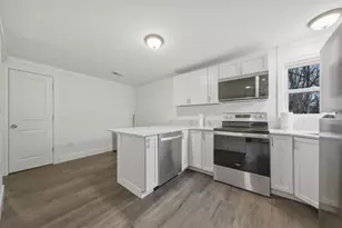 528 Charlotte Ave, Crystal Lake, IL 60014 - Photo 6