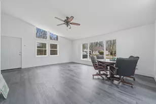 528 Charlotte Ave, Crystal Lake, IL 60014 - Photo 4