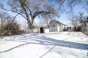 201 N Cottage Ave, Kankakee, IL 60901 - Photo 2
