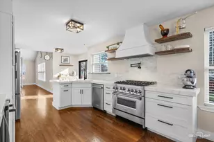 363 Cornwall Ave, South Elgin, IL 60177 - Photo 2