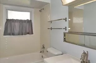 114 W Sumner Ave, Peotone, IL 60468 - Photo 16