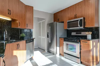 76 Willow Parkway, Buffalo Grove, IL 60089 - Photo 12