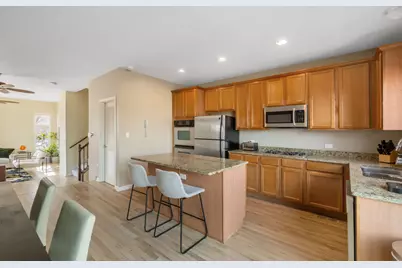 326 E 18th Street, Chicago, IL 60616 - Photo 6